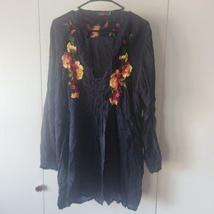 Johnny Was Navy Floral Elegance: Embroidered Tunic - Boho Chic Beauty!
